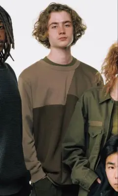 ユニフォームエクスペリメント　ASYMMETRY CREWNECK SWEATのサムネイル