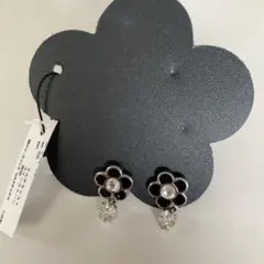 マリークワント　ピアス（両耳用）　ブラック