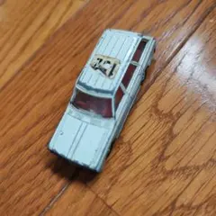 トミカ 日産 セドリックワゴン ミニカー