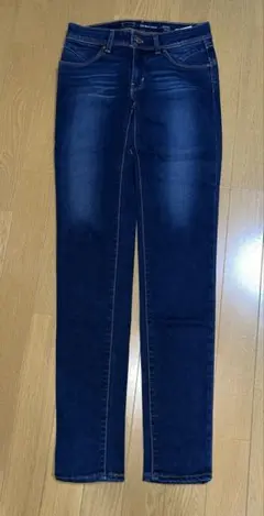 Levi’s レディース　スキニー 24サイズ