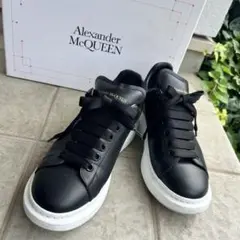 Alexander McQueen オーバーサイズ スニーカー 黒　26.5のサムネイル