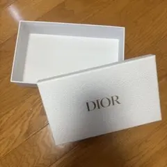 Dior ギフトボックス ホワイト