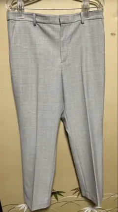 ユニクロ　グレー チェック柄 スラックス