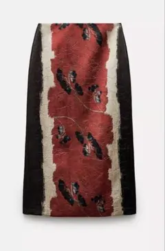 ZARA：collection フラワータイトスカート