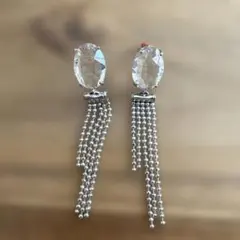 クリスタルオーバル型ピアス