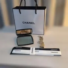 CHANEL ブラック コンパクトミラー、チャーム、リボン