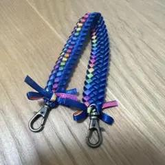 編み込みデザイン ストラップ 青・虹色