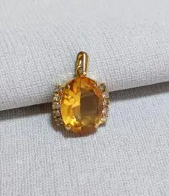 o77 ヴィンテージ　オレンジ　ネックレス　トップ　ペンダント