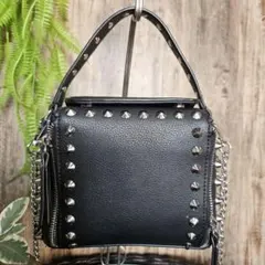 ZARAWOMAN　ザラ　スタッズ付き　ブラックショルダーバッグ