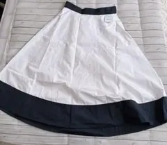新品未使用　定価17900円　オフホワイト　スカート　ヤマダヤ　YAMADAYA