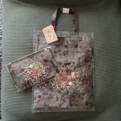 ラフィネ　花柄トートバッグとポーチセット