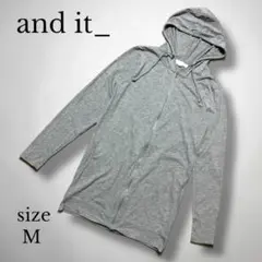 【and it-】 グレー フード付きパーカー Mサイズのサムネイル