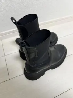 ブラック厚底ショートブーツ