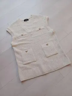 【美品】クードシャンス　日本製 アイボリー 　ニットベスト 38のサムネイル