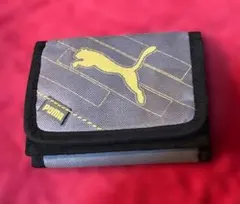 お子様へのプレゼントに♪PUMAプーマ 三つ折り財布 グレー イエロー ロゴのサムネイル