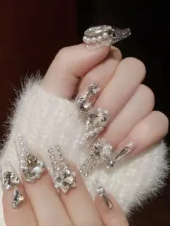 ビジュー&ラメ クリアネイルチップ 24個セット 大容量[新品未使用 送料込み]