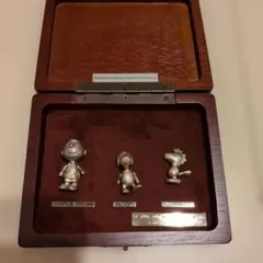 スヌーピー PEANUTS 50周年記念 ピンバッチのサムネイル
