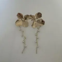フラワーモチーフ ロングイヤリング ゴールドカラー　ウェディング