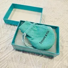 【現行品】ティファニー チャーム付き 空箱のみ バングル用 ティファニーブルー 現行品】ティファニー チャーム付き 空箱のみ バングル用 ティファニー