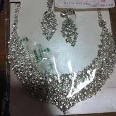 クリスタルビジューネックレス＆イヤリングセット