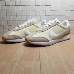 新品 スニーカー