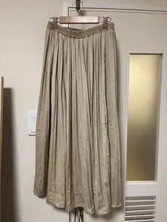 プリーツスカート