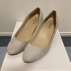 スエード ライトグレー ポインテッドトゥ パンプス