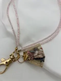 R16 インド刺繍リボンチャーム付ビーズスマホストラップ（手首用）