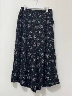 ガウチョパンツ　花柄　黒　ワイドパンツ