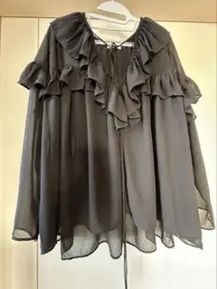 H&M 黒シフォンフリルブラウス　ゆったりめ