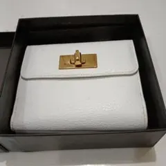 GUCCI 財布 ホワイト ゴールド金具のサムネイル
