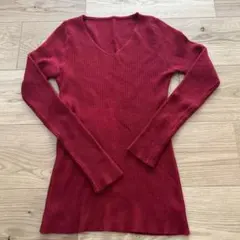 赤いVネック長袖セーター　M
