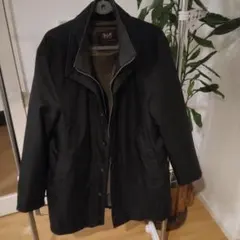 HICKEY-FREEMAN ブラック ステンカラーコート　ビジネスシーンで