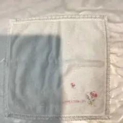 LAURA ASHLEY 刺繍タオルハンカチ