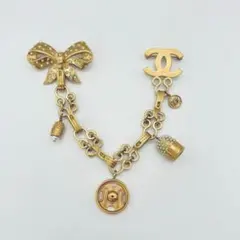 専用 CHANEL シャネル ハンガーモチーフ ブローチ 02P グリポア - メルカリ