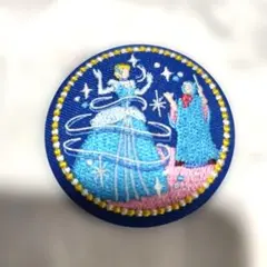 ディズニー 刺繍缶バッジビスケット2 　シンデレラ