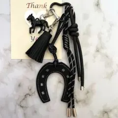 じゃらじゃらキーホルダー　バッグチャーム 蹄　ハート タッセル 黒 008