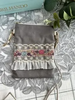 スマホショルダーバッグ　インド刺繍リボン　ハンドメイド