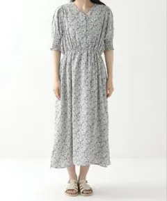 Ray Cassin レイカズン　小花柄ワンピース