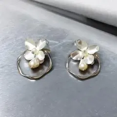 No.143　バロックメタルフラワーリングマットシルバーピアス/イヤリング変更可