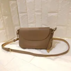 Legato Largo 軽いバッグ お財布機能付ショルダーバッグ グレージュ