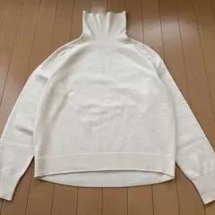 ユニクロ　ニット　3Dスフレヤーンタートルネックセーター　Lサイズ