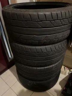 ①NITTO NT555 G2 245/40R20 99Y XL ４本のサムネイル
