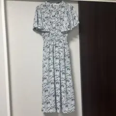 【mily bilet】大人ガーリー。花柄フレア袖ワンピース