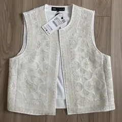 《新品未使用》ZARA アイボリー刺繍ベスト XS
