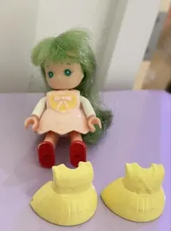 グリコおまけ　昭和　レトロ　パピーちゃん(バレーボールウェア　スケートドレス) 土日限定 グリコ パピーちゃん バレーボール スケート 着せ替え おまけ