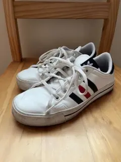 adidas adicourt ホワイトスニーカー　サイズ23センチ