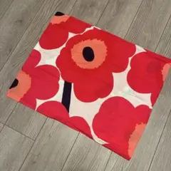 marimekko フラワーパターン 枕カバー