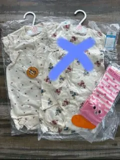 ベビー肌着とウサギ靴下セット
