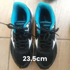 Mizuno 黒/青 スニーカー23.5cm